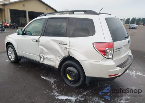 2013 Subaru Forester 2.5X Premium z USA, uszkodzony, nr VIN JF2SHADC4DH445216